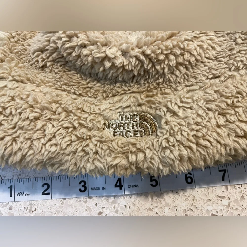 Baby north face winter hat - XS 6-24 months